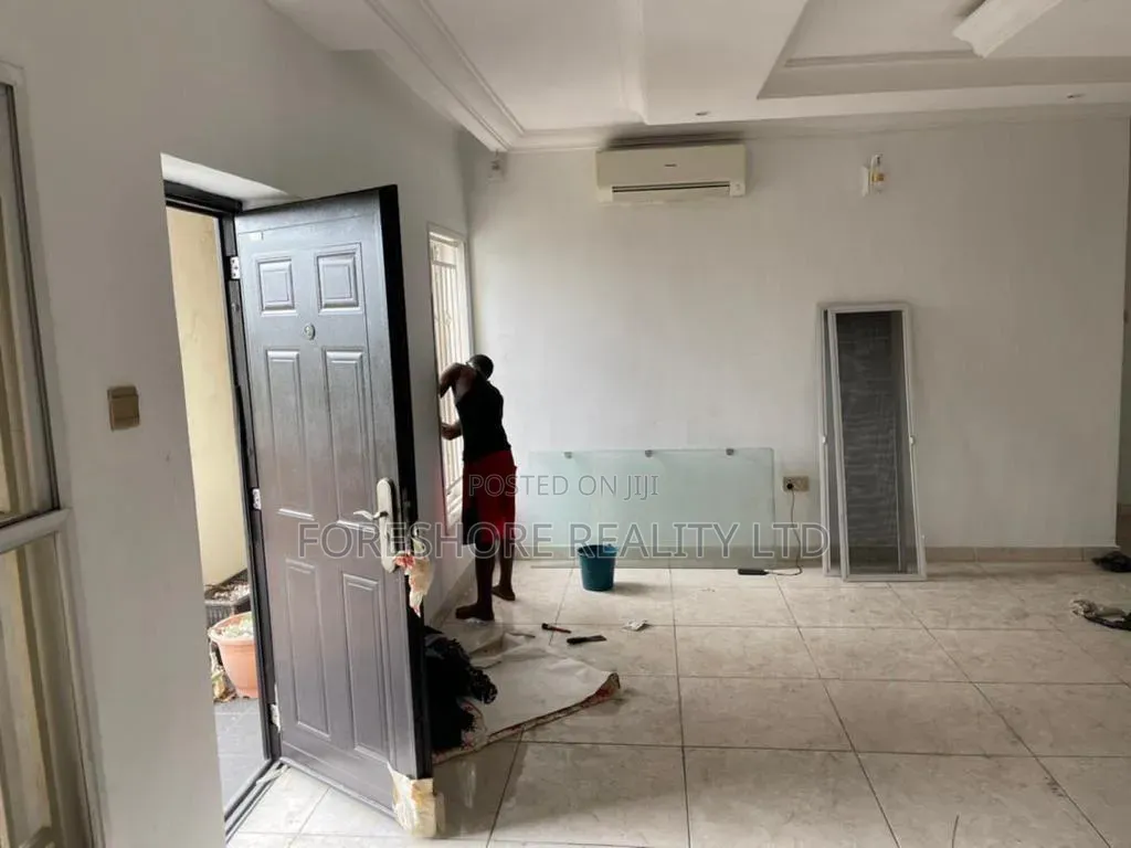 3bdrm Apartment in Onipanu for sale