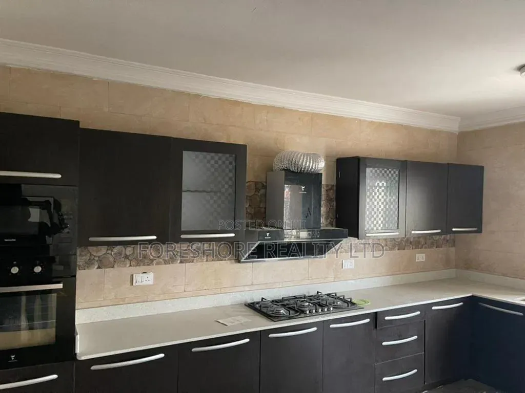 3bdrm Apartment in Onipanu for sale