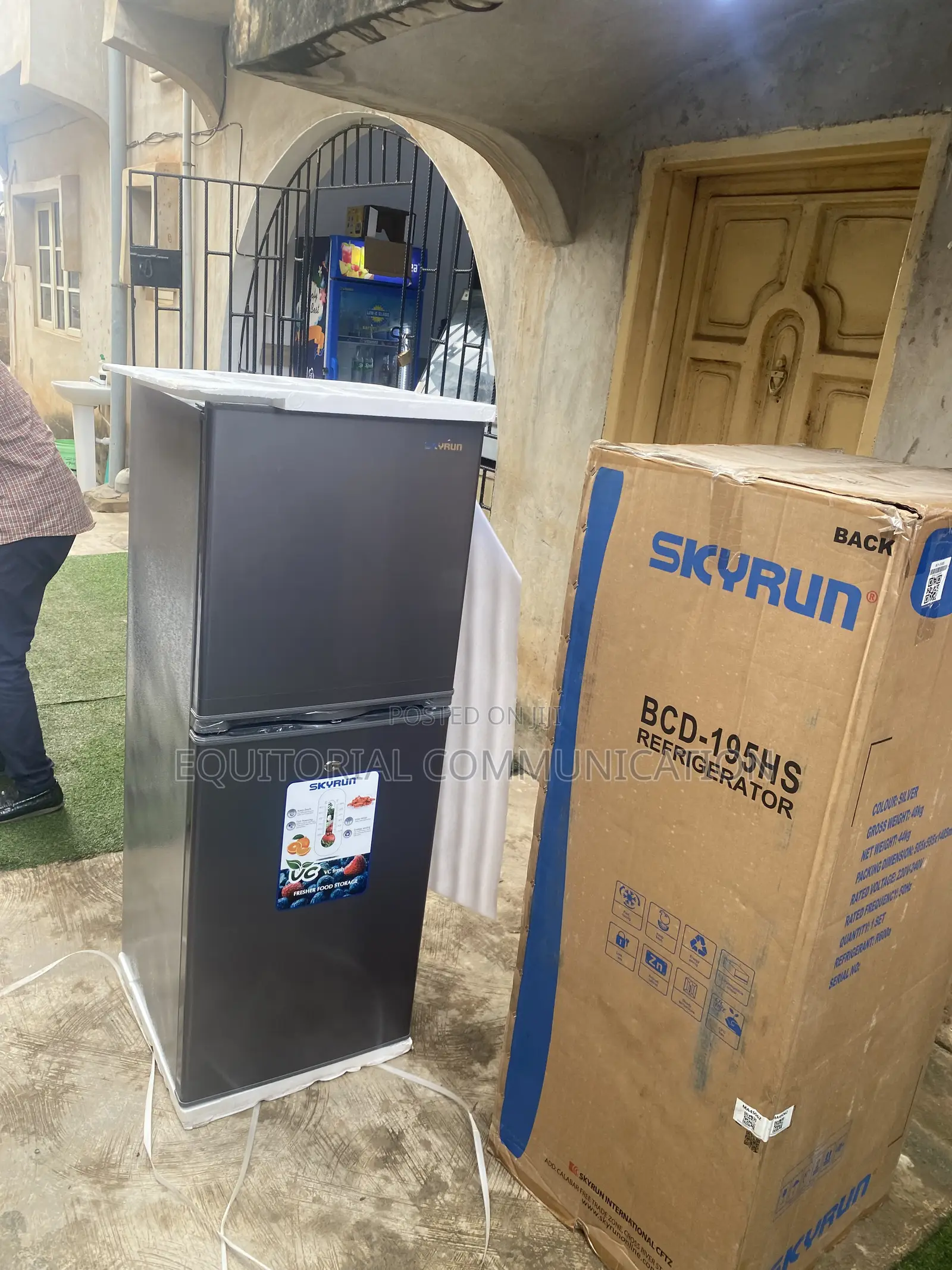 Skyrun BCD-195hs Modern Home Fridge 195l Top Freezer