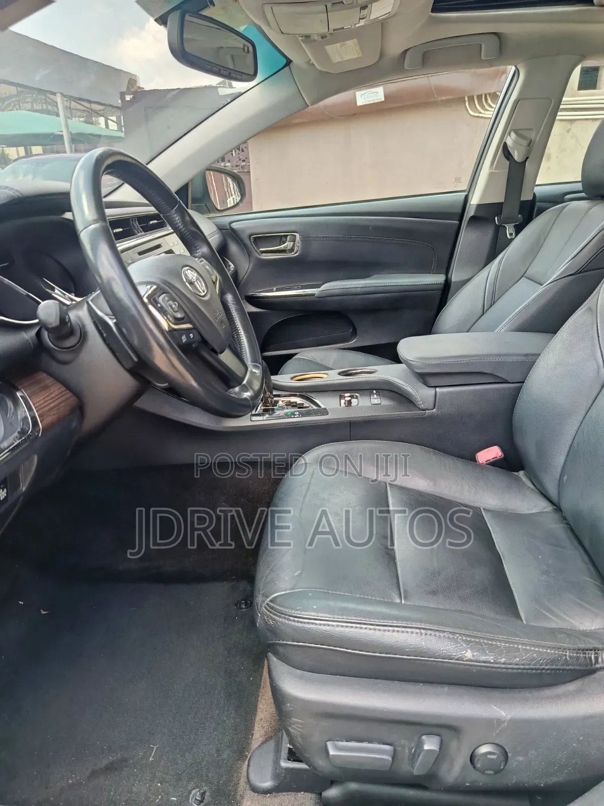 Toyota Avalon XLE 4dr Sedan (3.5L 6cyl 6A) 2015 Gold