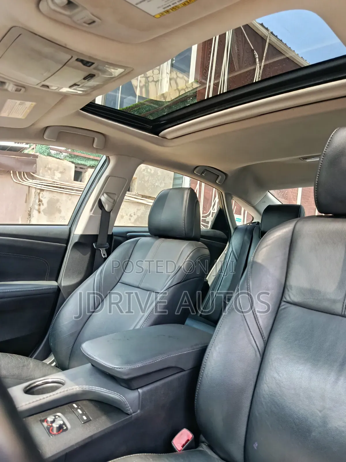 Toyota Avalon XLE 4dr Sedan (3.5L 6cyl 6A) 2015 Gold