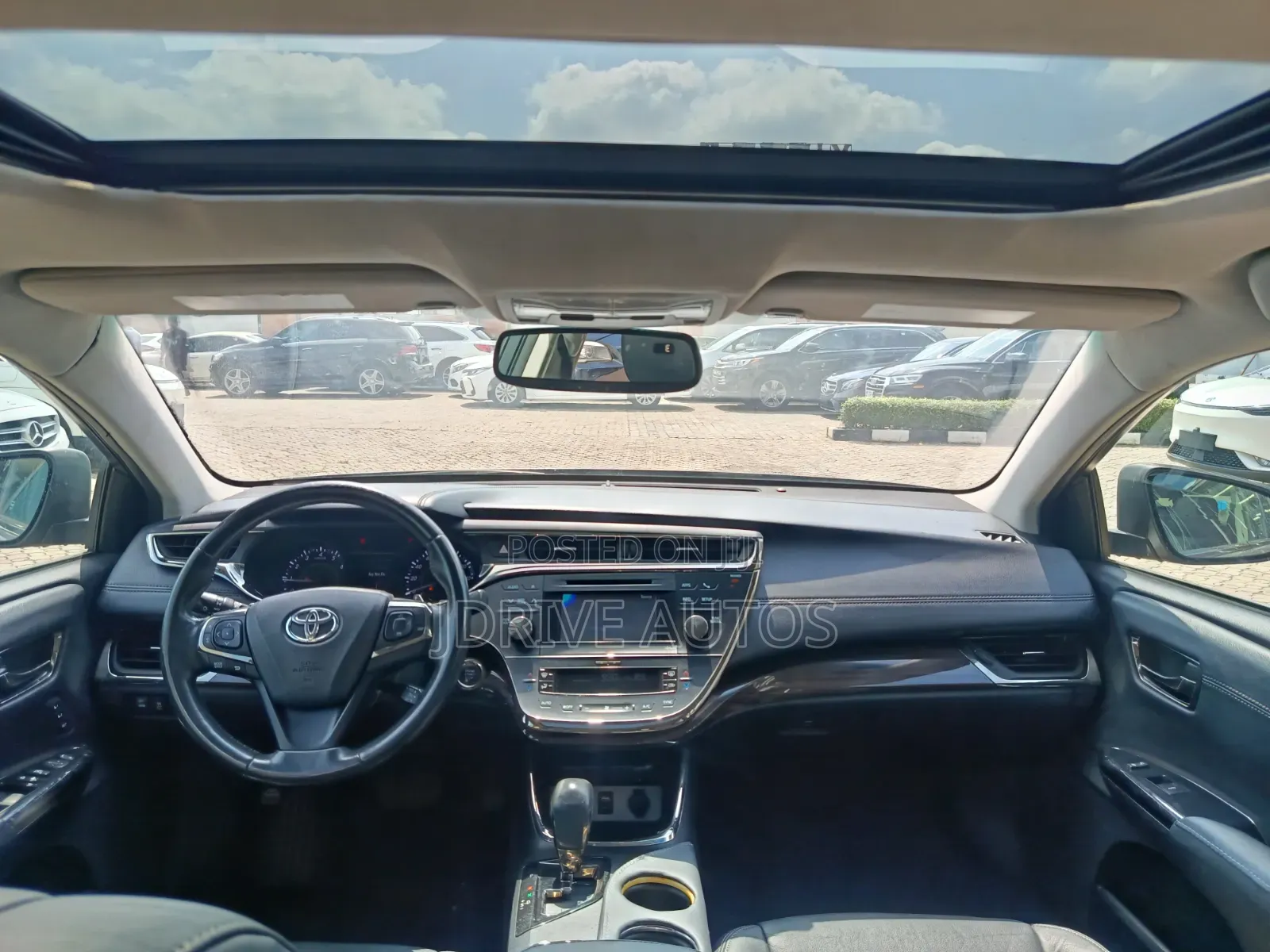 Toyota Avalon XLE 4dr Sedan (3.5L 6cyl 6A) 2015 Gold