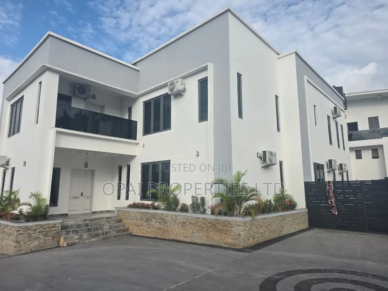 Furnished 9bdrm House in Asokoro for sale