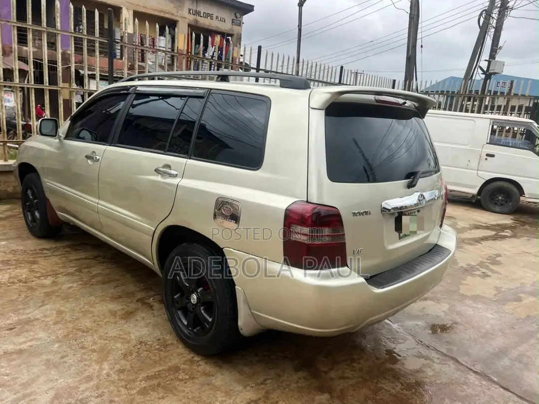 Toyota Highlander 2003 Gold