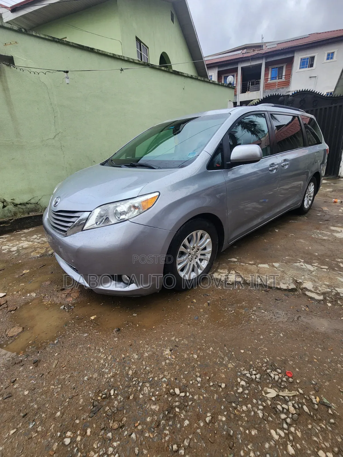 Toyota Sienna XLE Premium 7-Passenger 4dr Minivan AWD (3.5L 6cyl 6A) Silver
