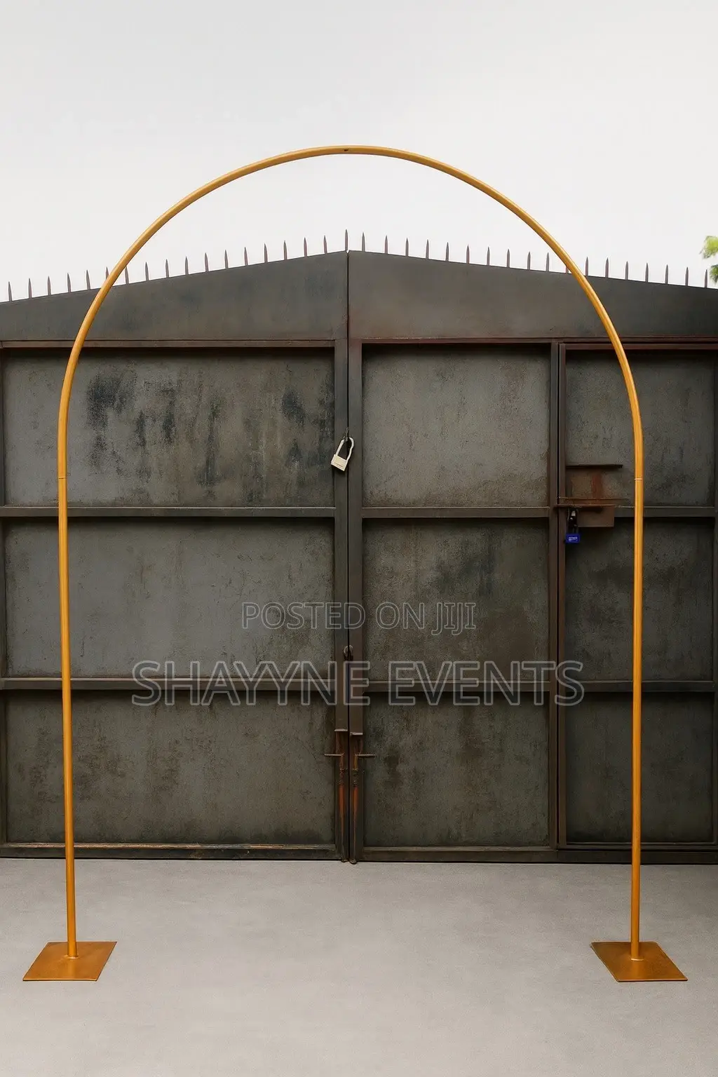 8ft N - Shaped Arc for Rent
