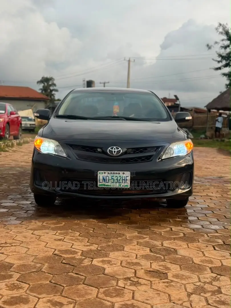 Toyota Corolla 2013 Black