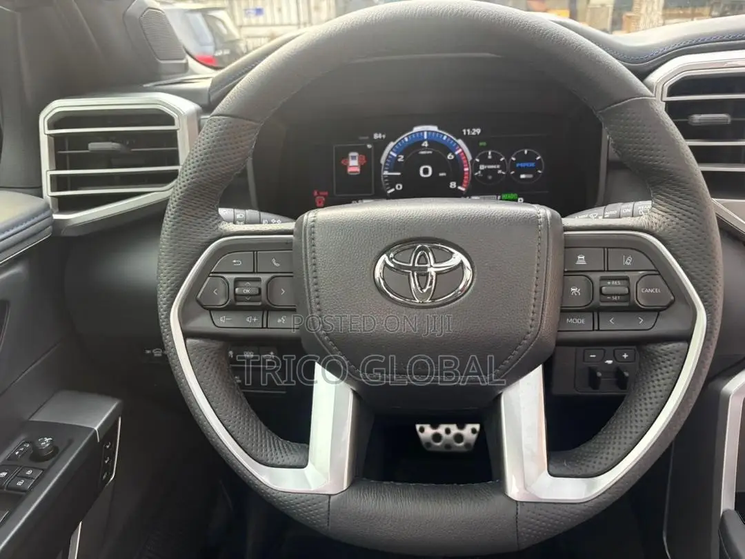 Toyota Sequoia Platinum 4WD 2025 Black