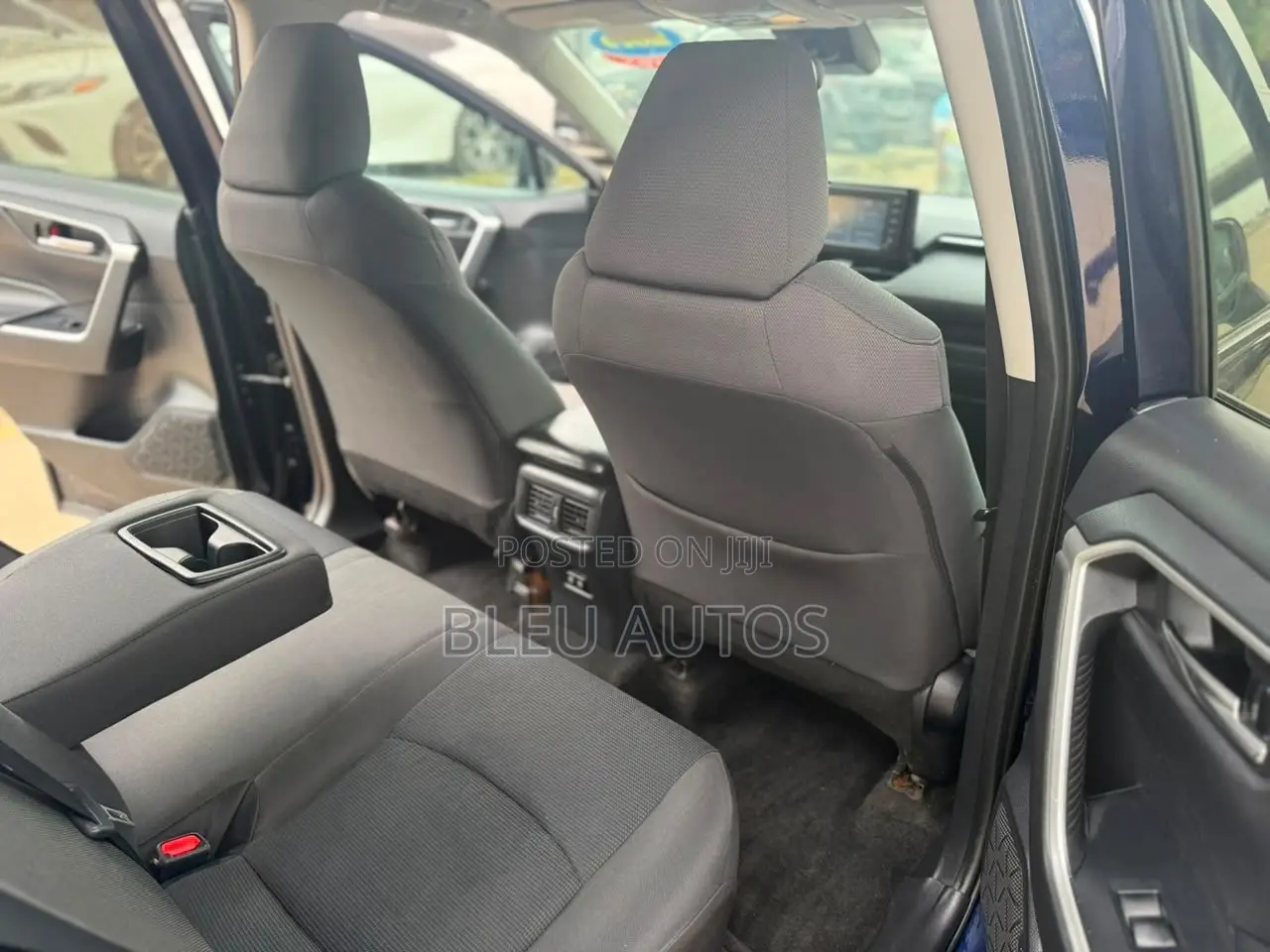 Toyota RAV4 XLE AWD 2019 Blue
