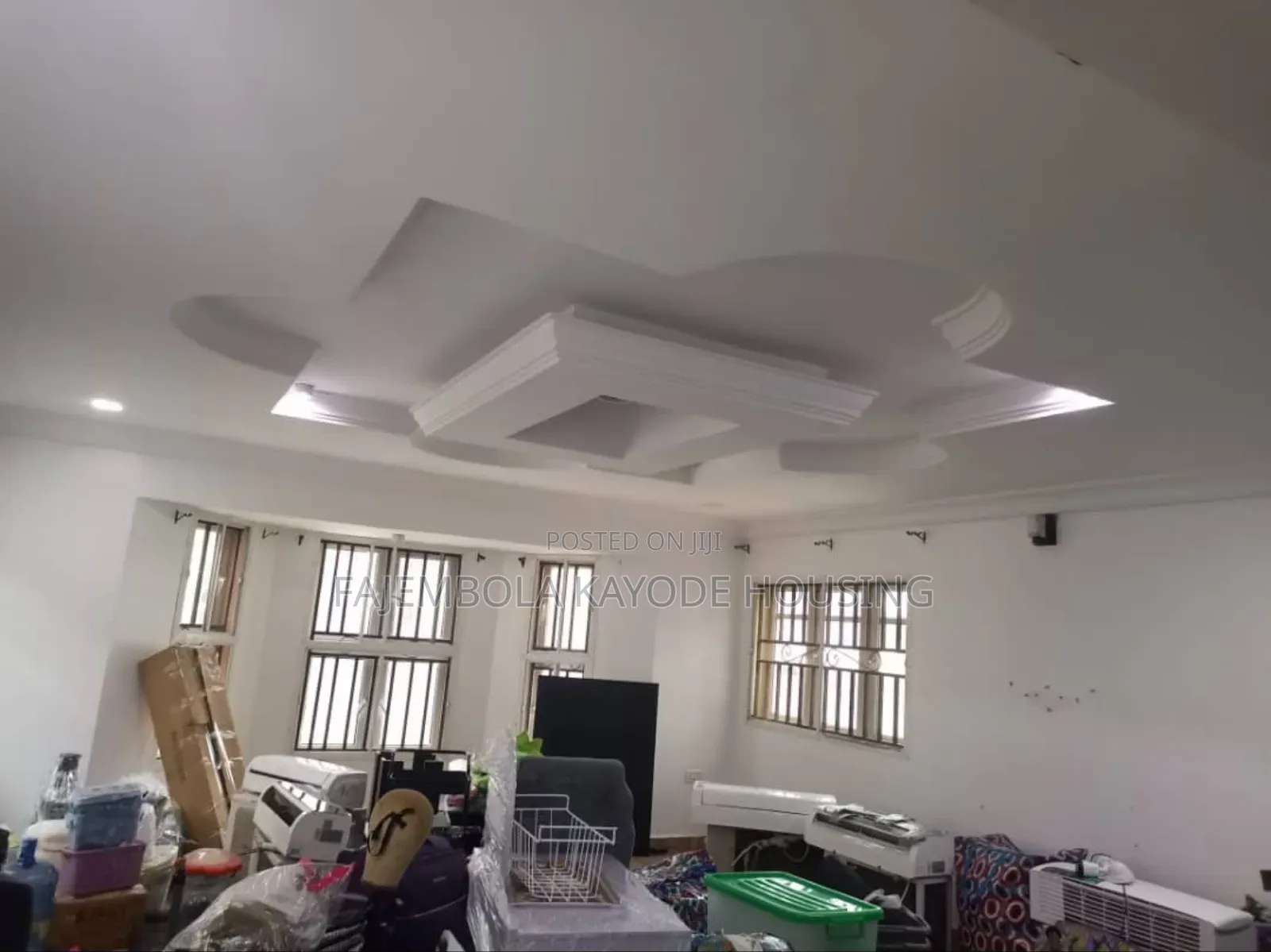 3bdrm Block of Flats in Kolapo Ishola Gra, Akobo for rent