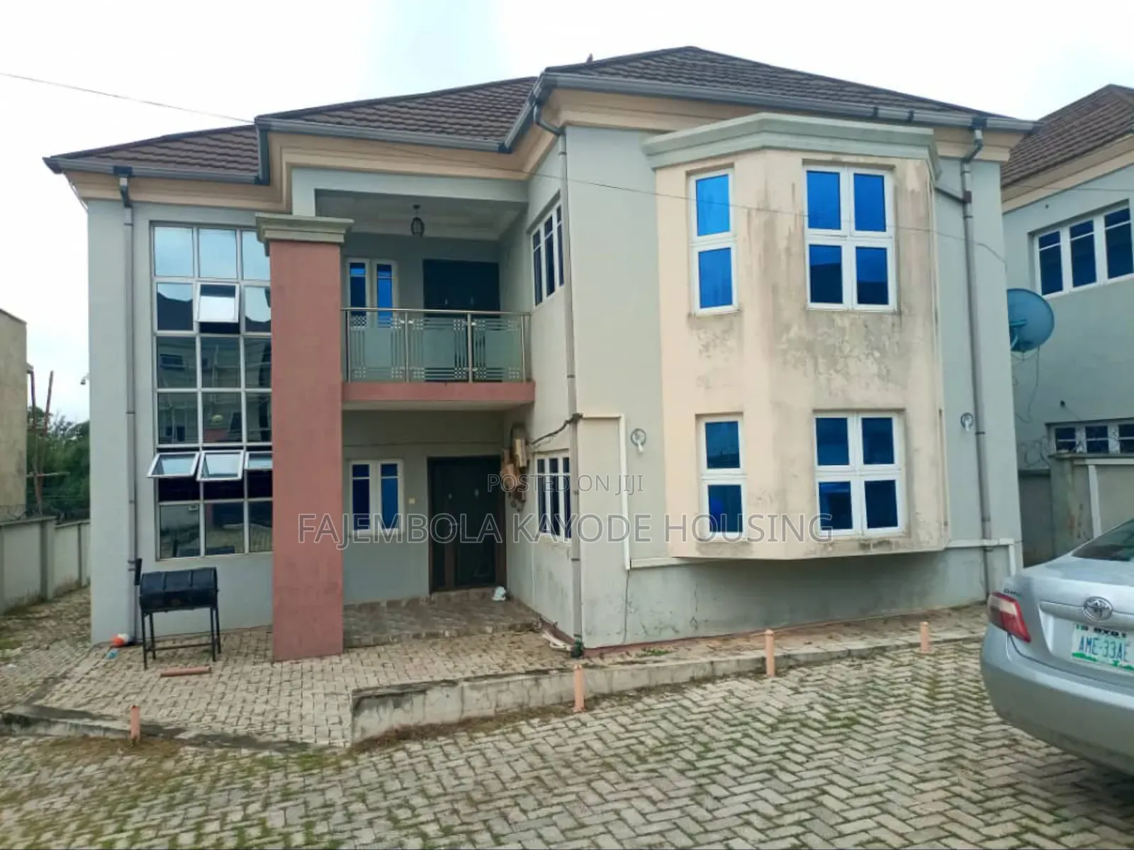 3bdrm Block of Flats in Kolapo Ishola Gra, Akobo for rent