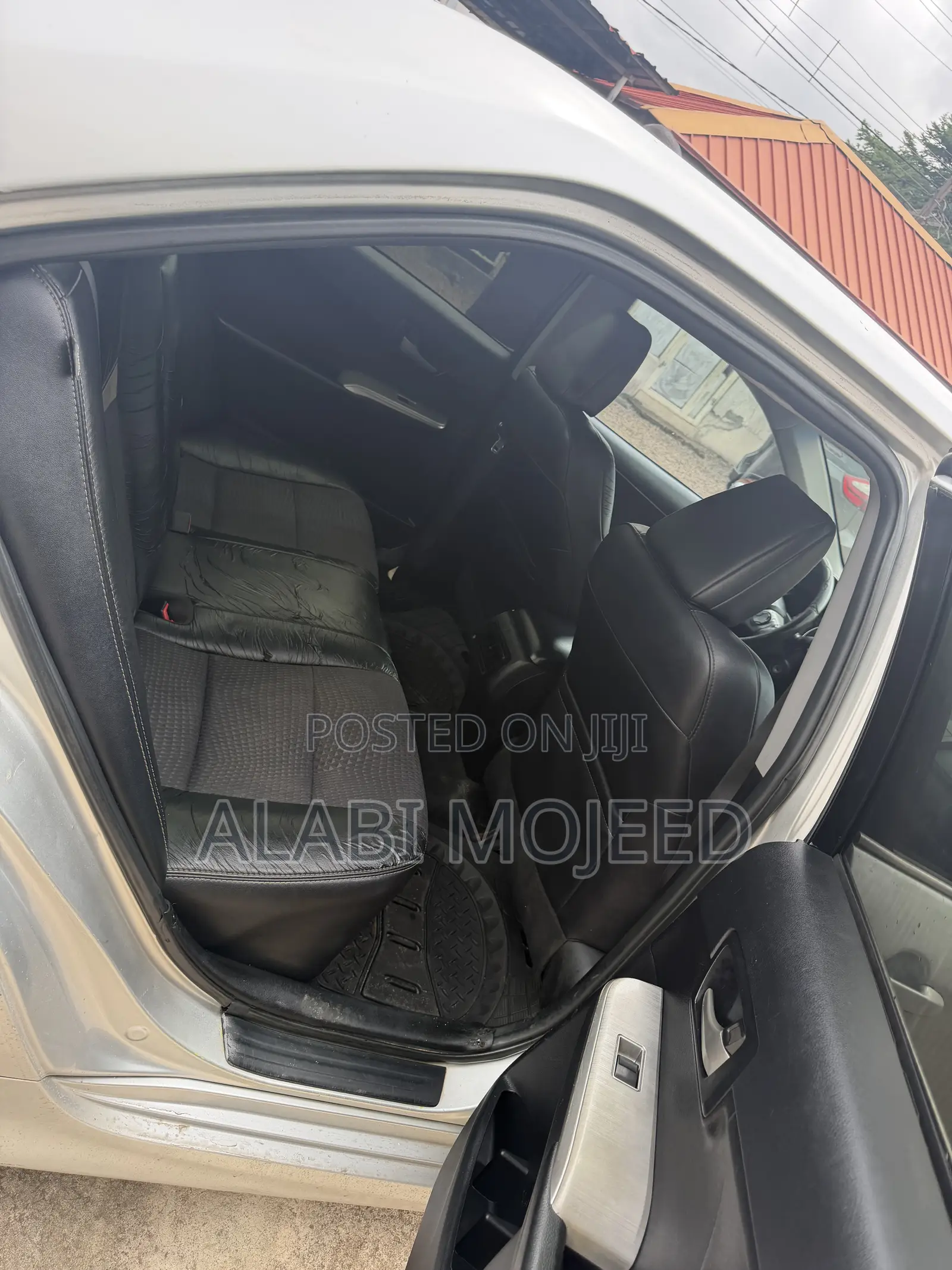 Toyota Camry SE 4dr Sedan (2.5L 4cyl 6A) 2014 Silver