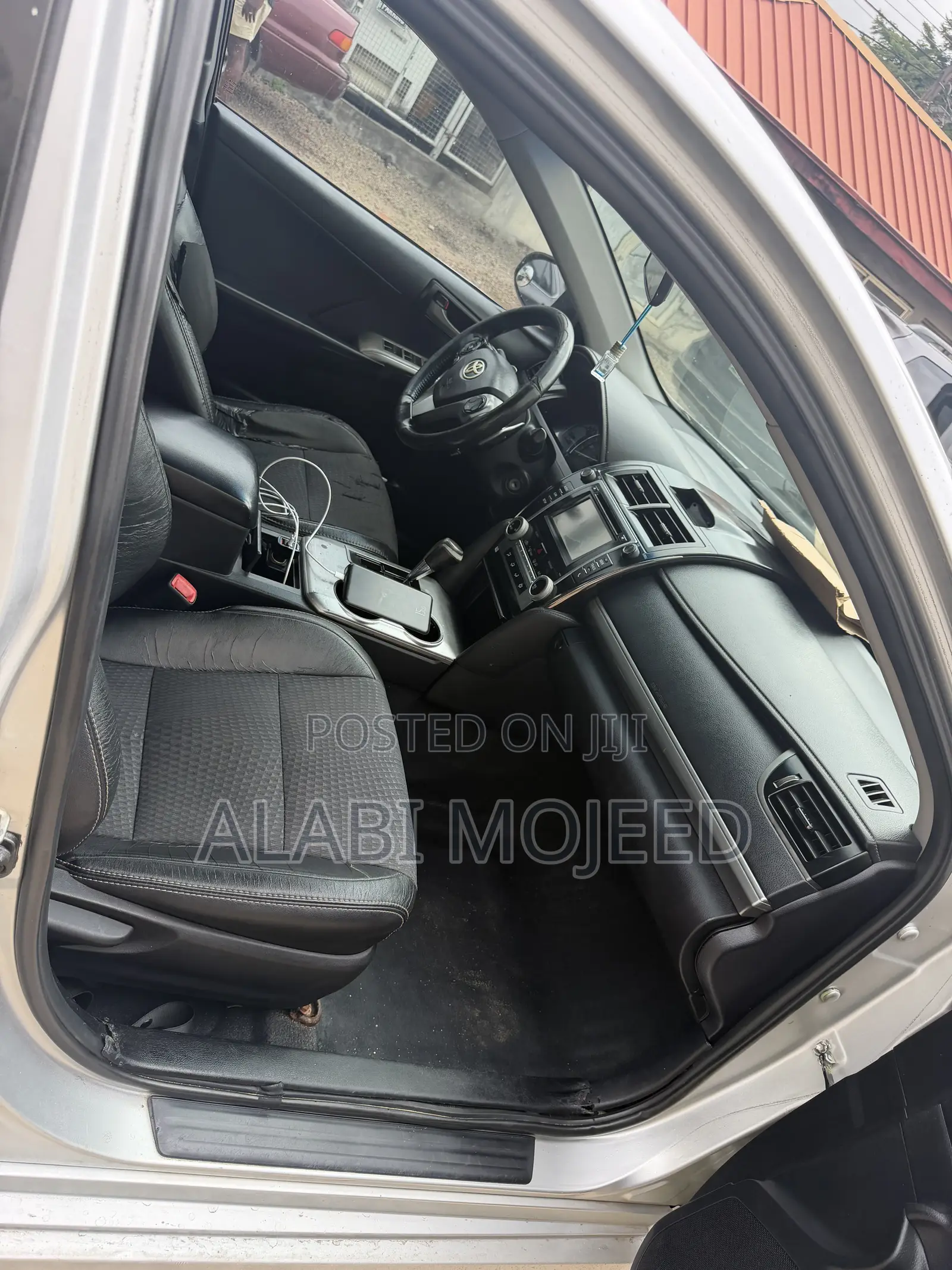 Toyota Camry SE 4dr Sedan (2.5L 4cyl 6A) 2014 Silver