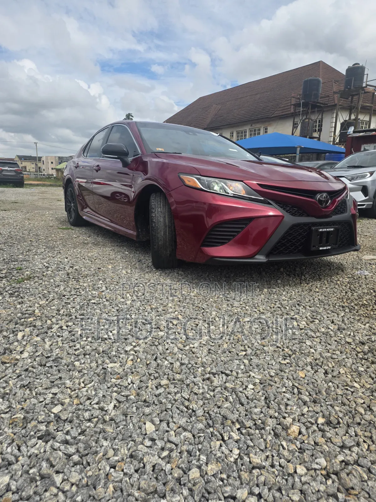 Toyota Camry SE FWD (2.5L 4cyl 8AM) 2018 Red