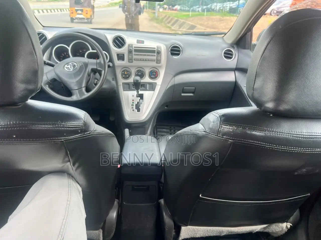 Toyota Matrix Hatchback FWD (1.8L 4cyl 5M) 2010 Blue
