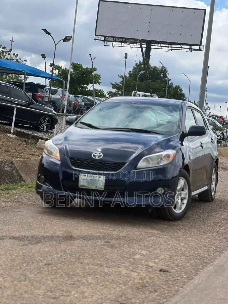 Toyota Matrix Hatchback FWD (1.8L 4cyl 5M) 2010 Blue