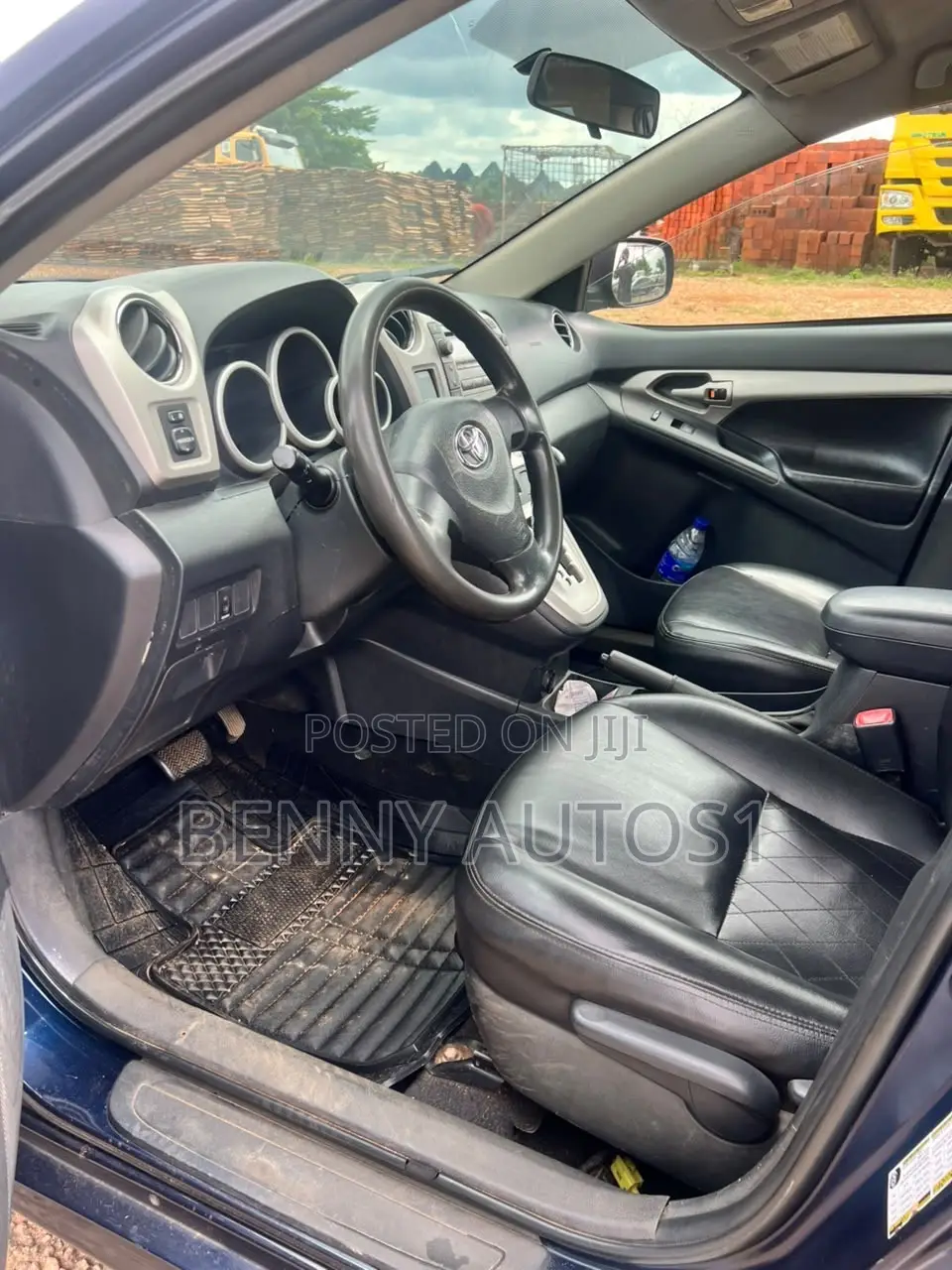 Toyota Matrix Hatchback FWD (1.8L 4cyl 5M) 2010 Blue