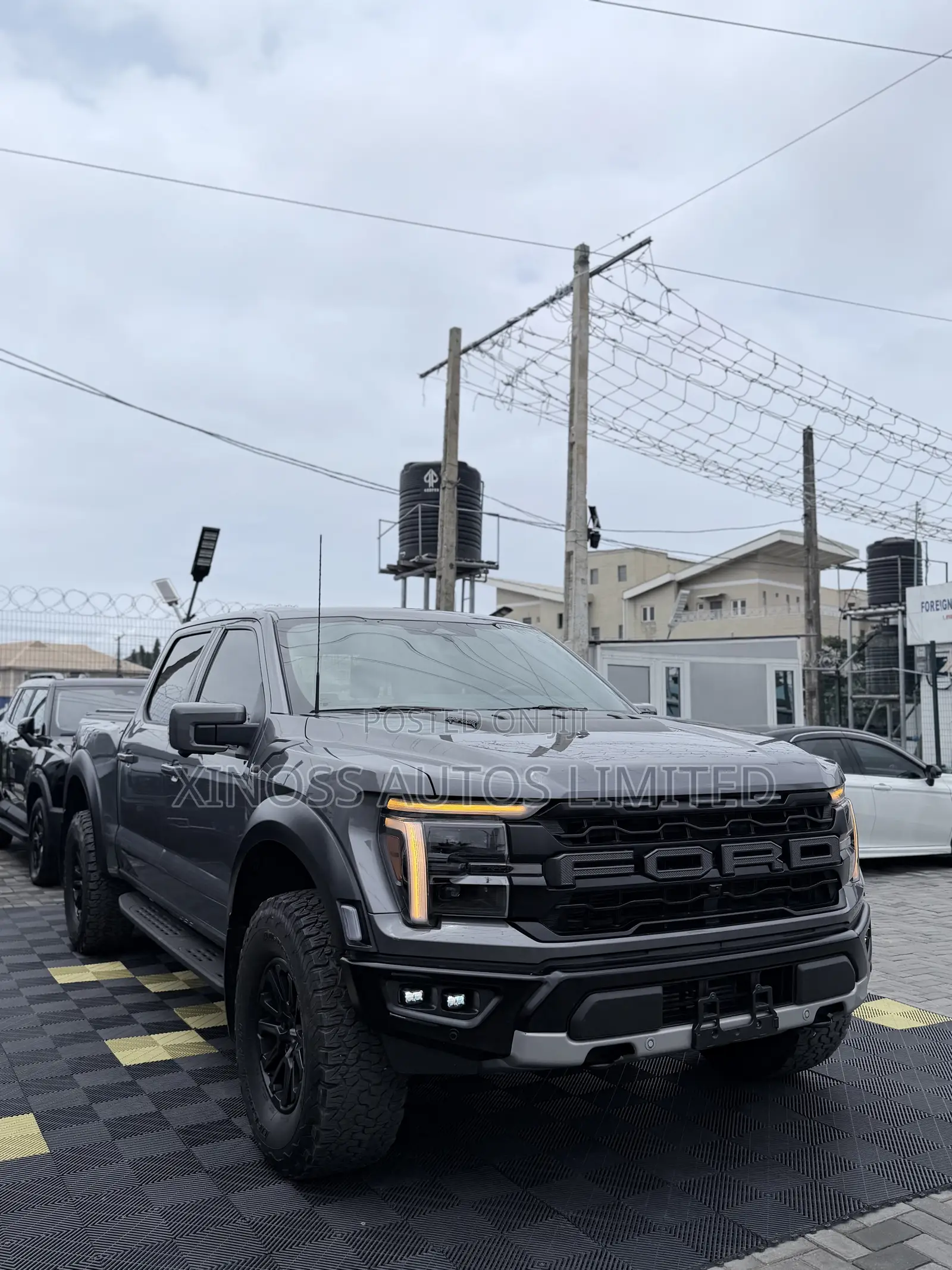 Ford F-150 Raptor 2024 Gray