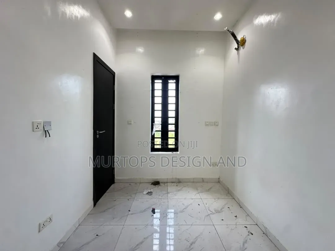 4bdrm Duplex in Lekki Phase 2 for rent