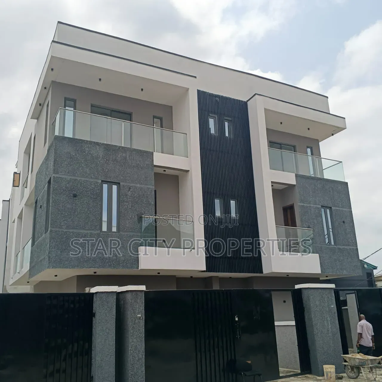 4bdrm Townhouse/Terrace in Ogudu Gra for sale