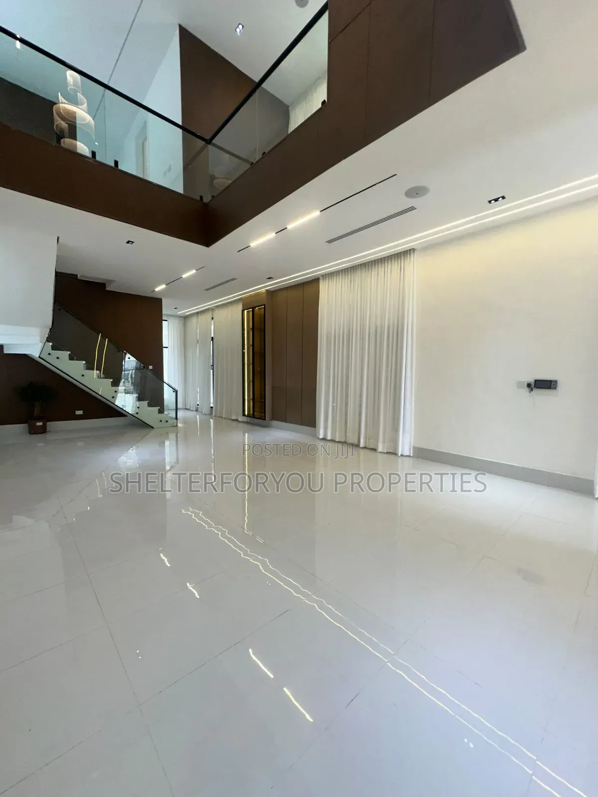 5bdrm Duplex in Lekki Expressway for sale