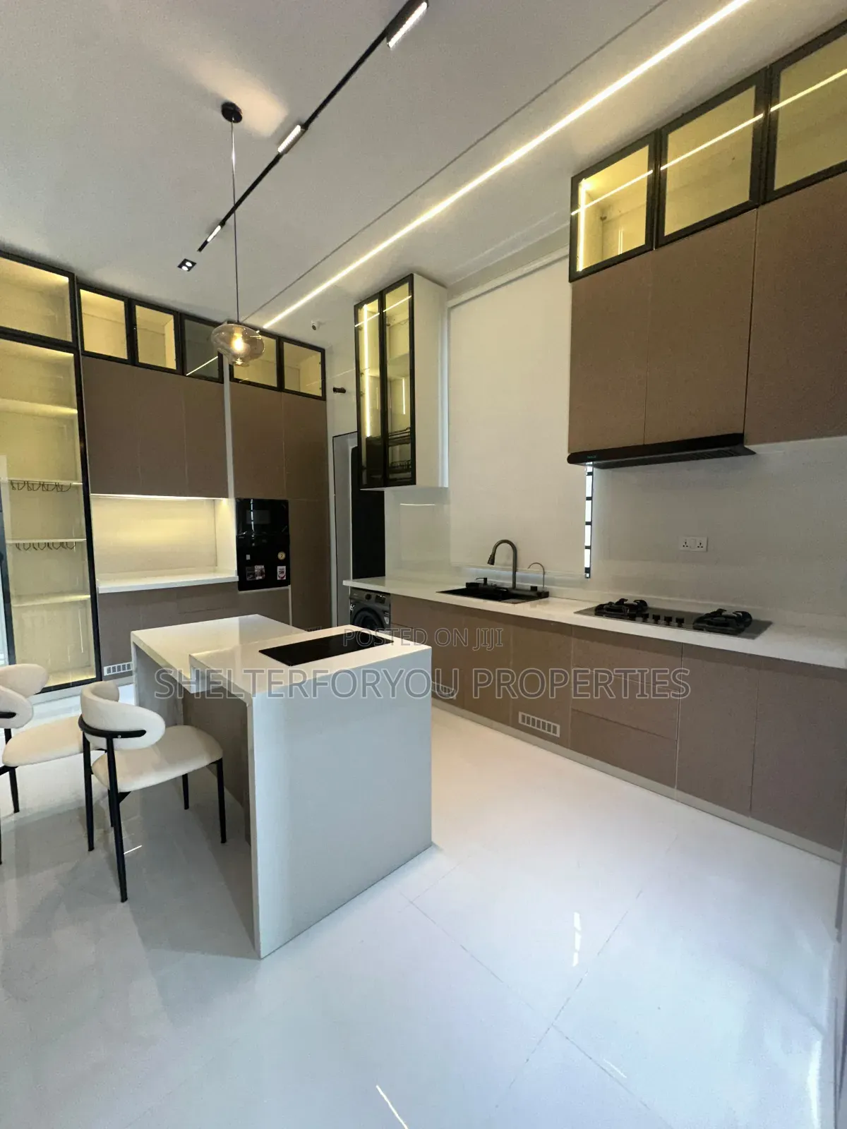 5bdrm Duplex in Lekki Expressway for sale