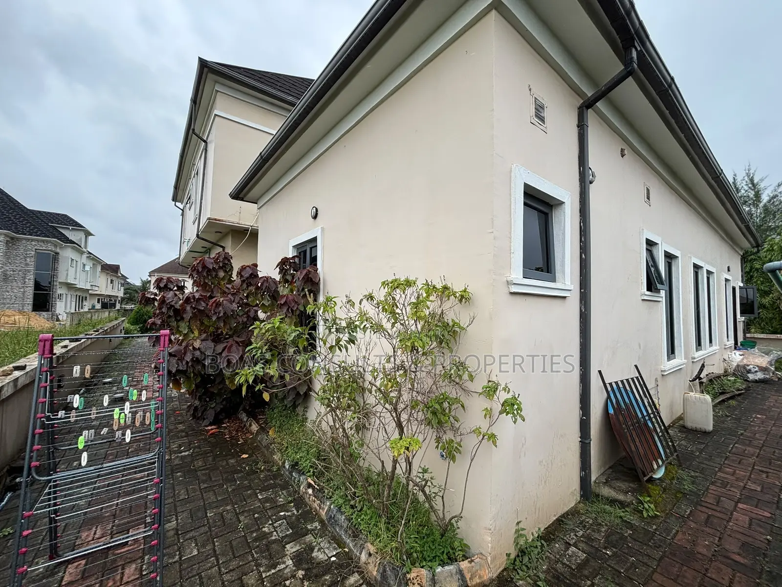 6bdrm Duplex in Emerald Estate, VGC / Ajah for rent