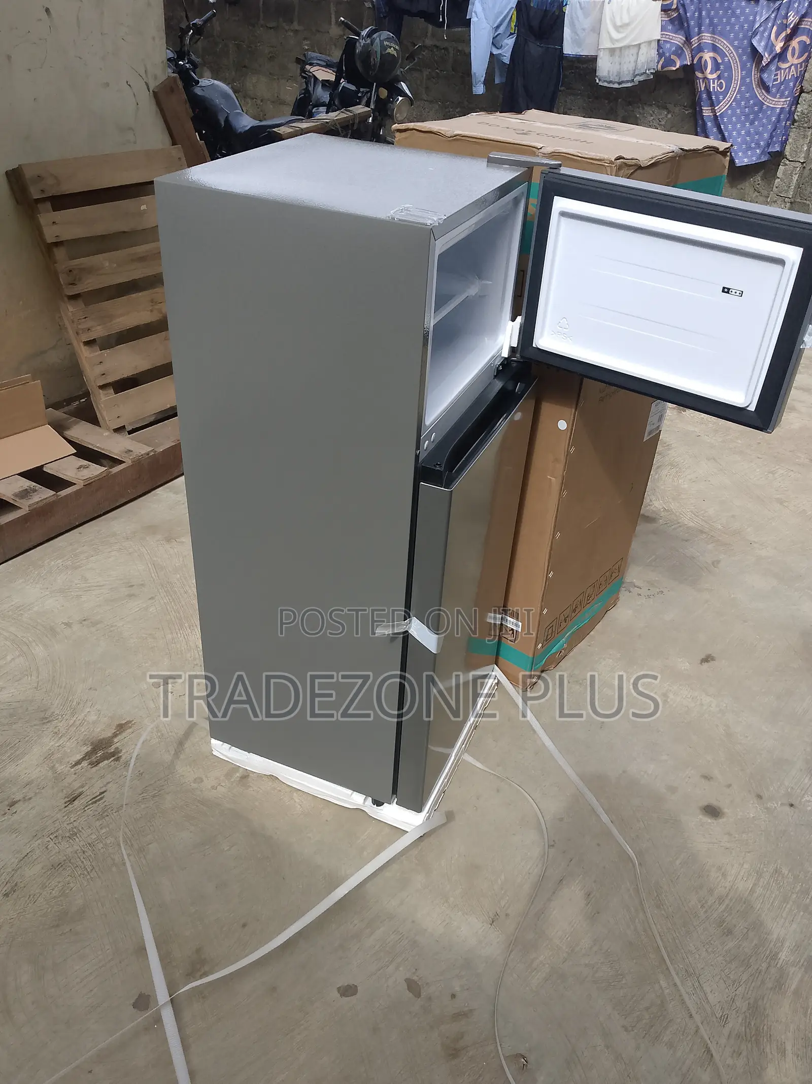 Neat 124L Hisense Refrigerator for Sale