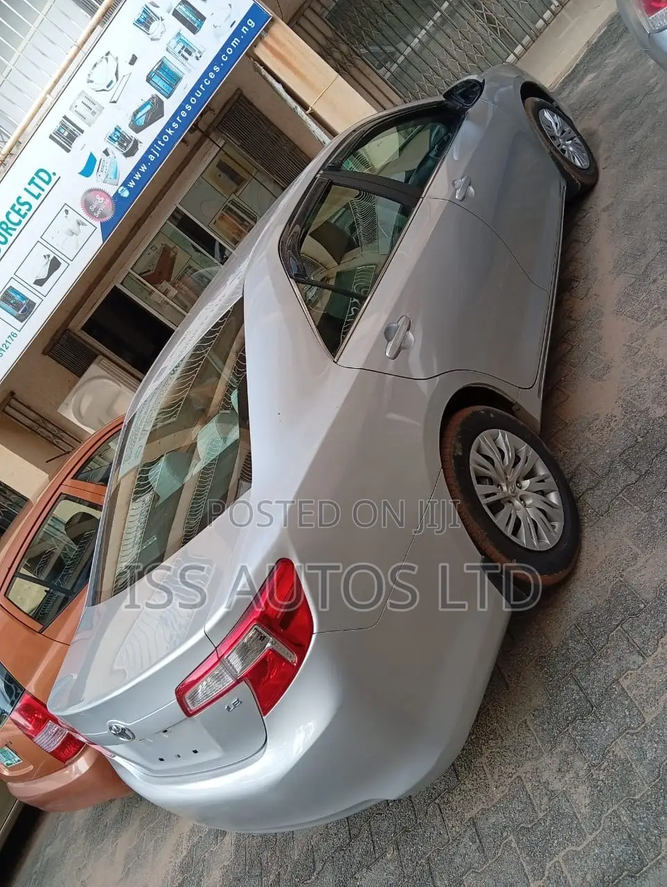 Toyota Camry LE 4dr Sedan (2.5L 4cyl 6A) 2012 Silver