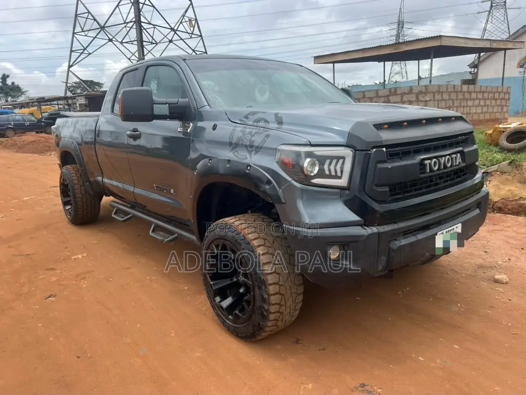 Toyota Tacoma 2020 Gray