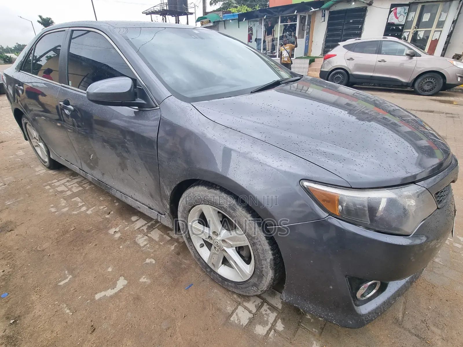 Toyota Camry SE 4dr Sedan (2.5L 4cyl 6A) 2013 Gray