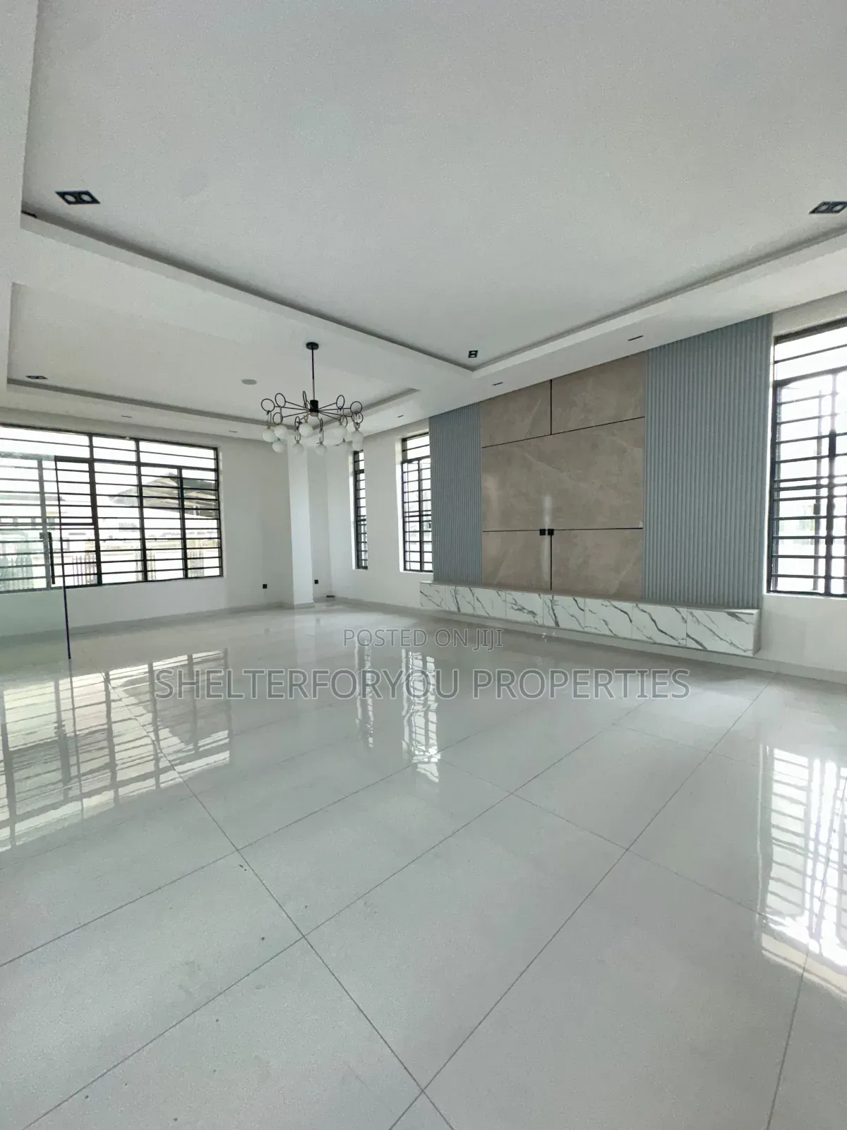 5bdrm Duplex in Lekki Expressway for sale