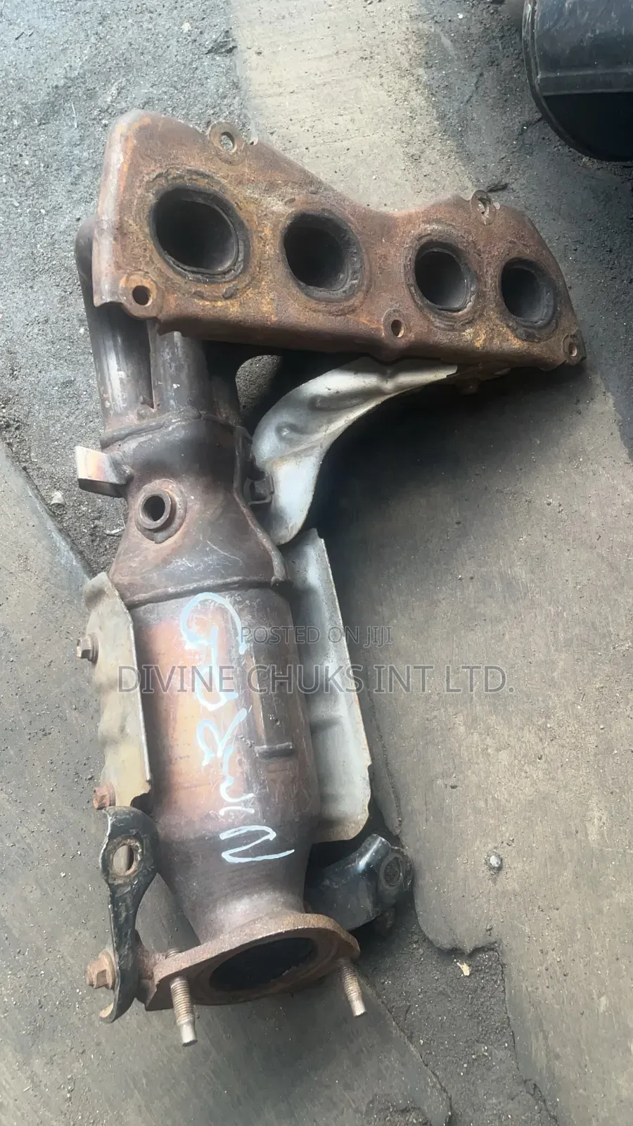 Catalyst for Honda MDX 2005, 2008, 2010 and 2015.