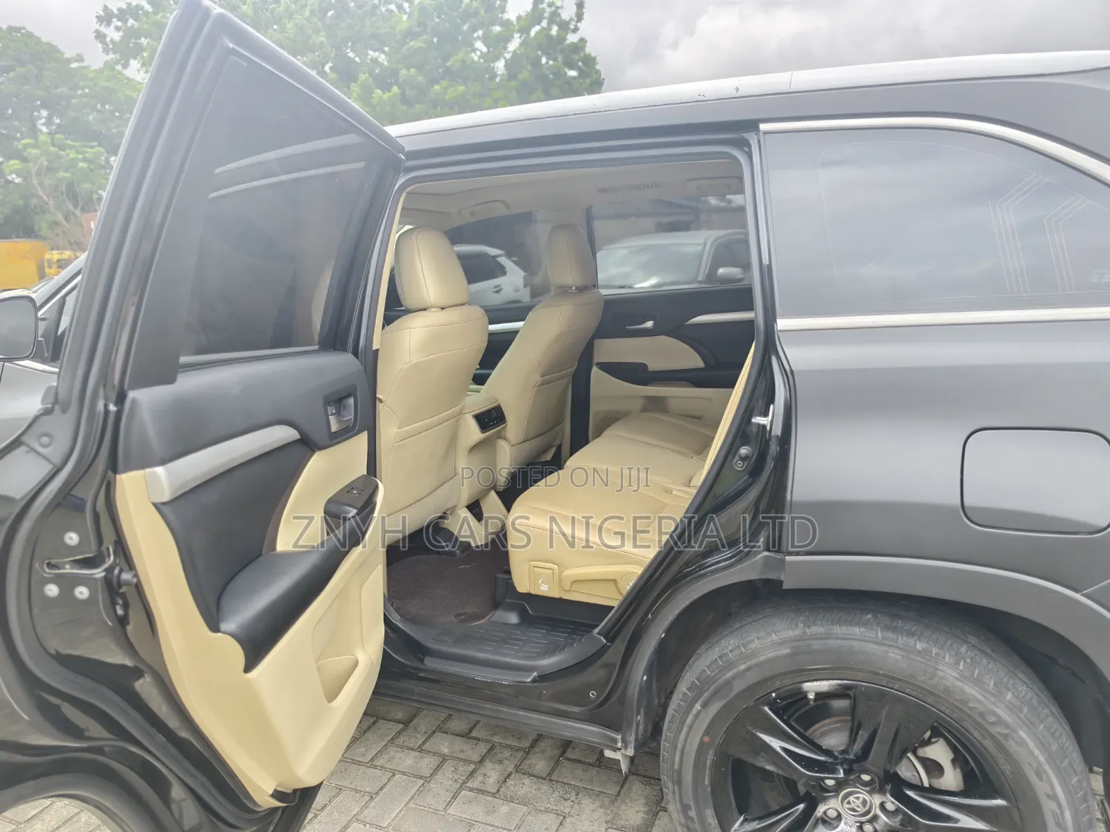 Toyota Highlander SE 2019 Black