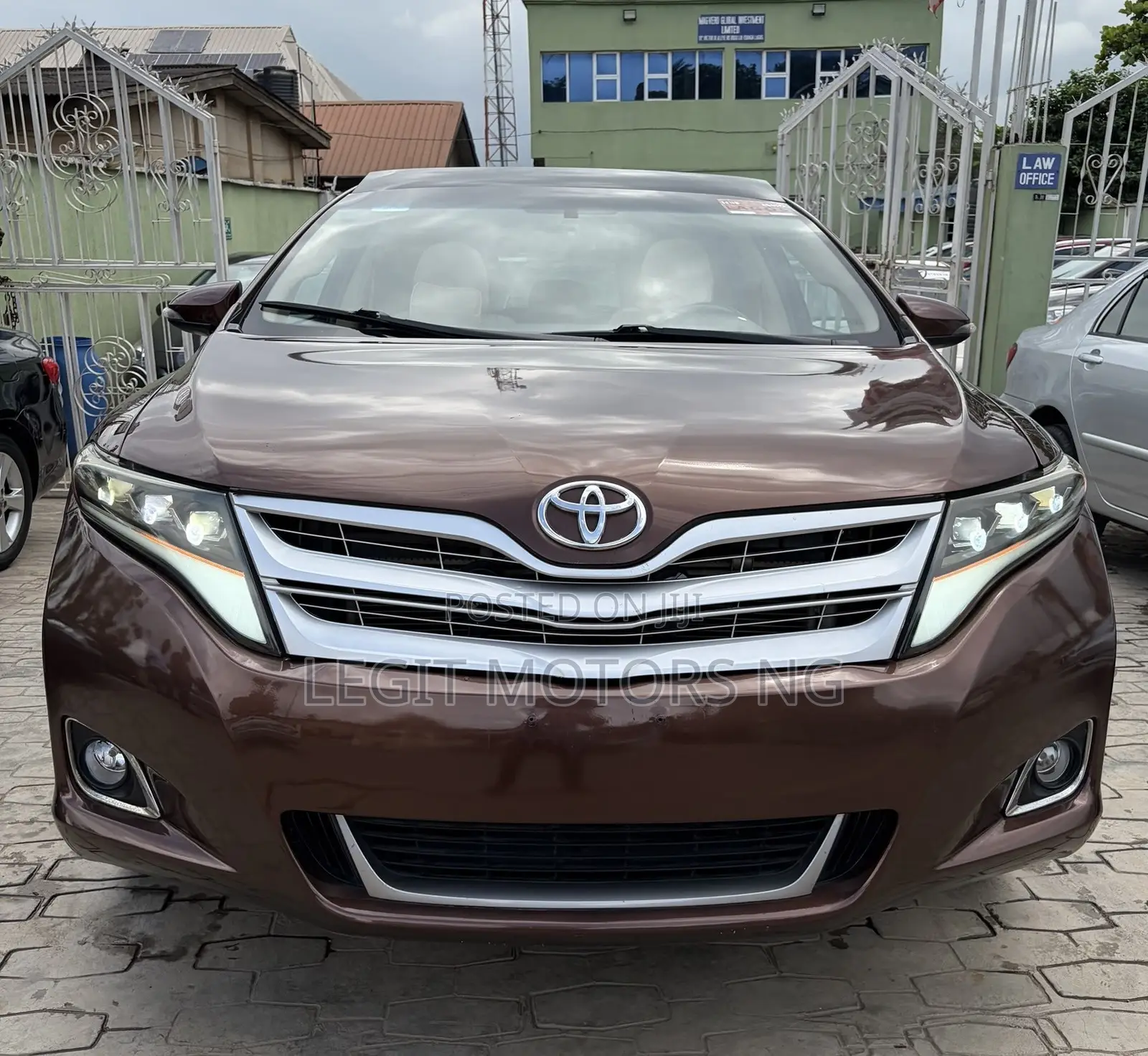 Toyota Venza XLE 2011 Brown