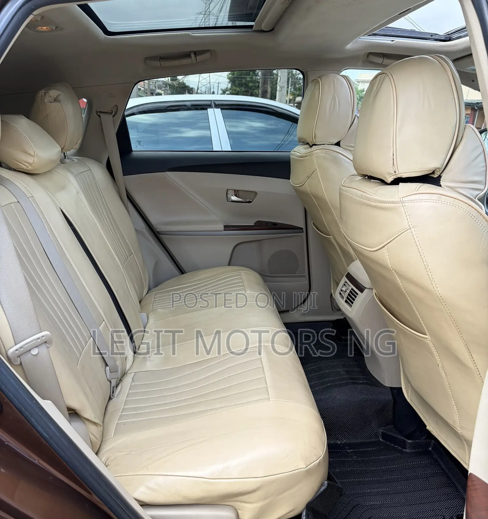 Toyota Venza XLE 2011 Brown