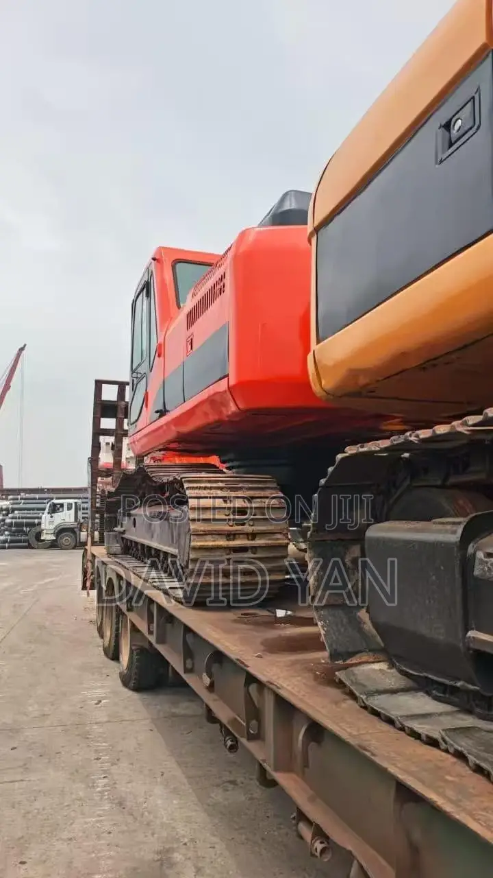 2017 Doosan 235LC Excavator Strong