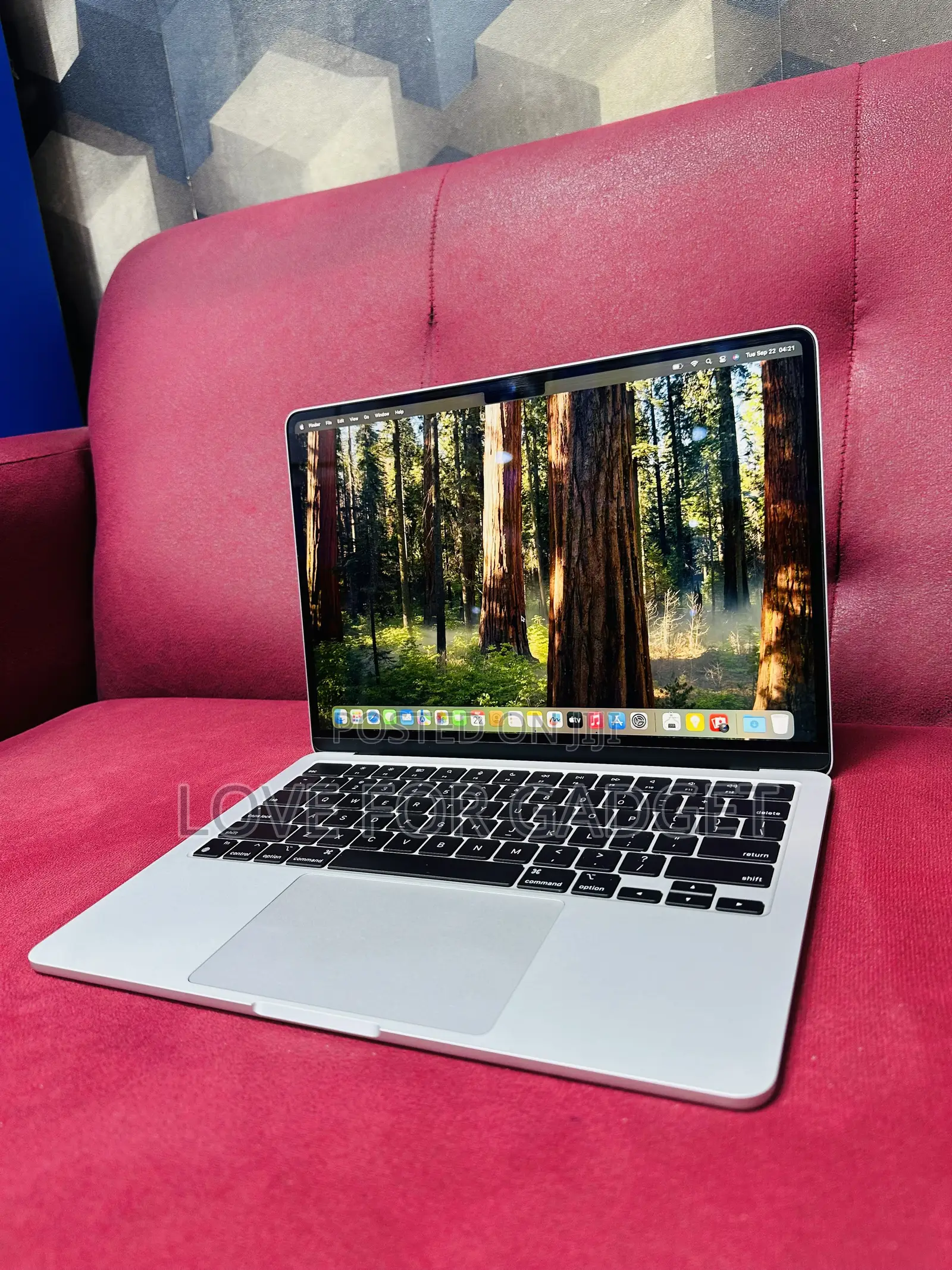 Laptop Apple MacBook Air 2022 M2 8GB Apple M2 SSD 256GB