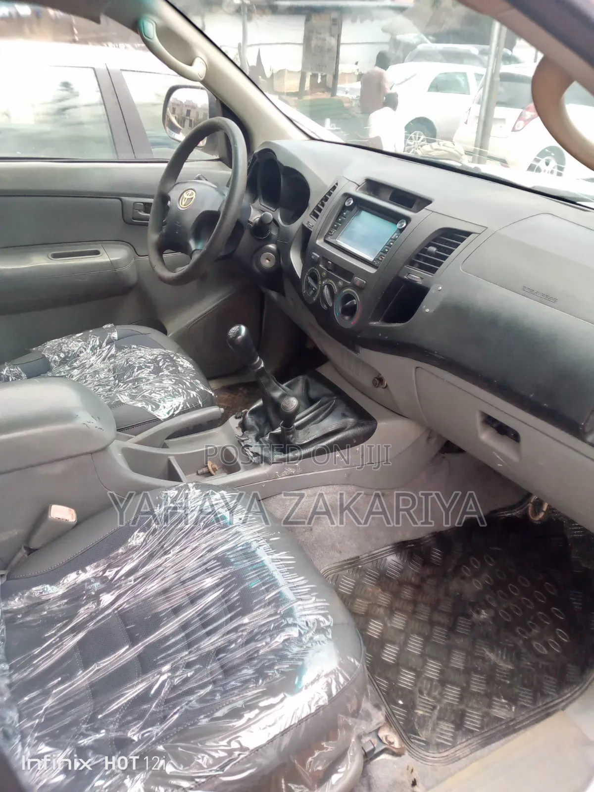 Toyota Hilux 2010 White