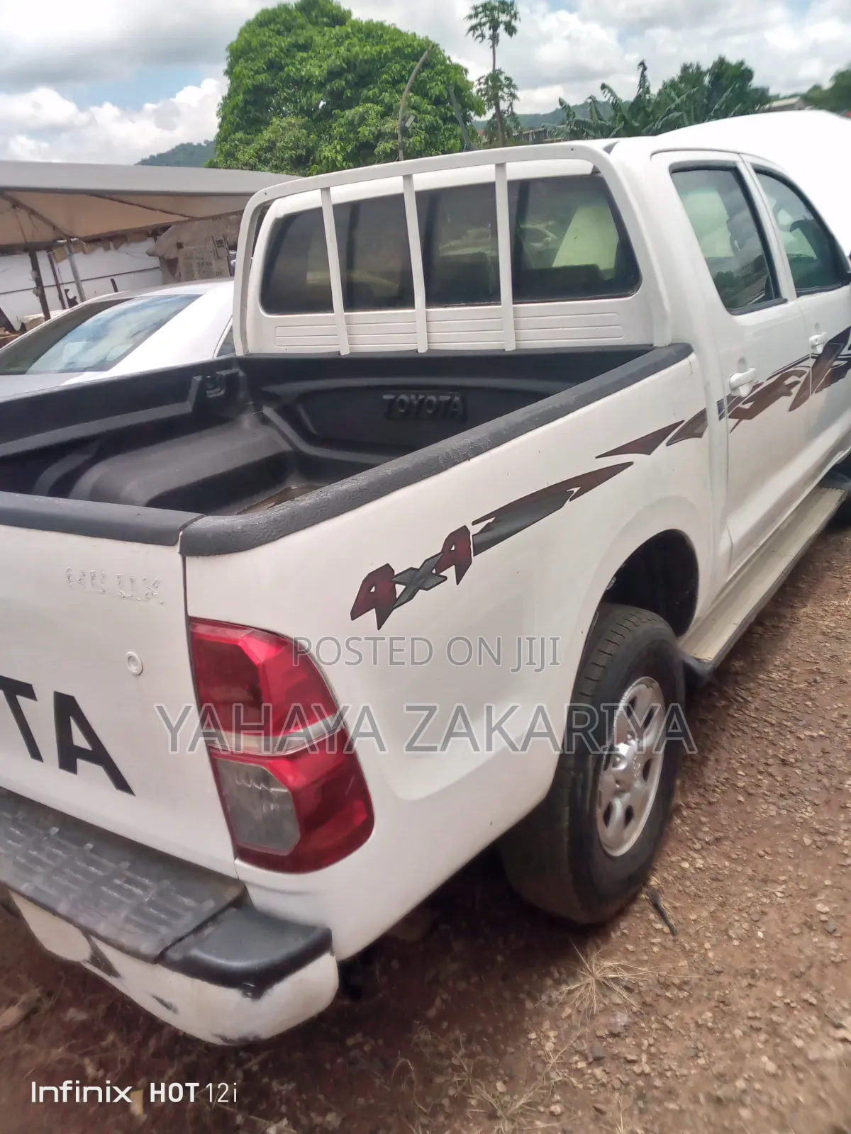 Toyota Hilux 2010 White