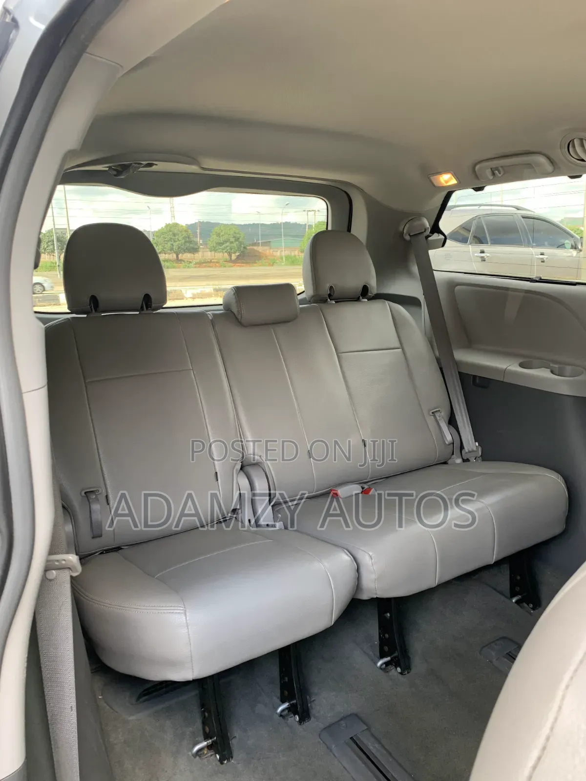Toyota Sienna 2016 Silver