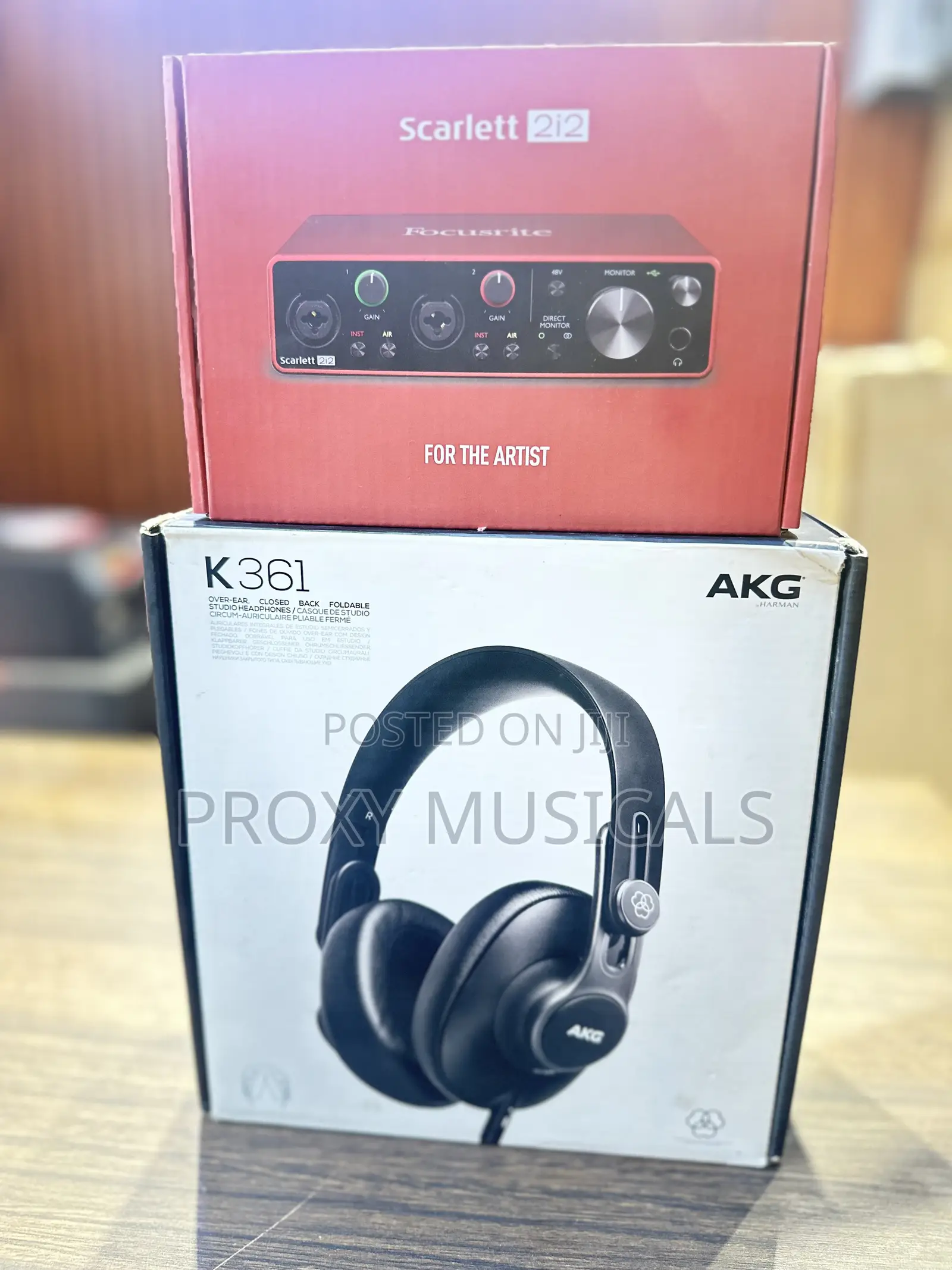 Scarlett 2i2 3rd Gen Soundcard AKG Headphone