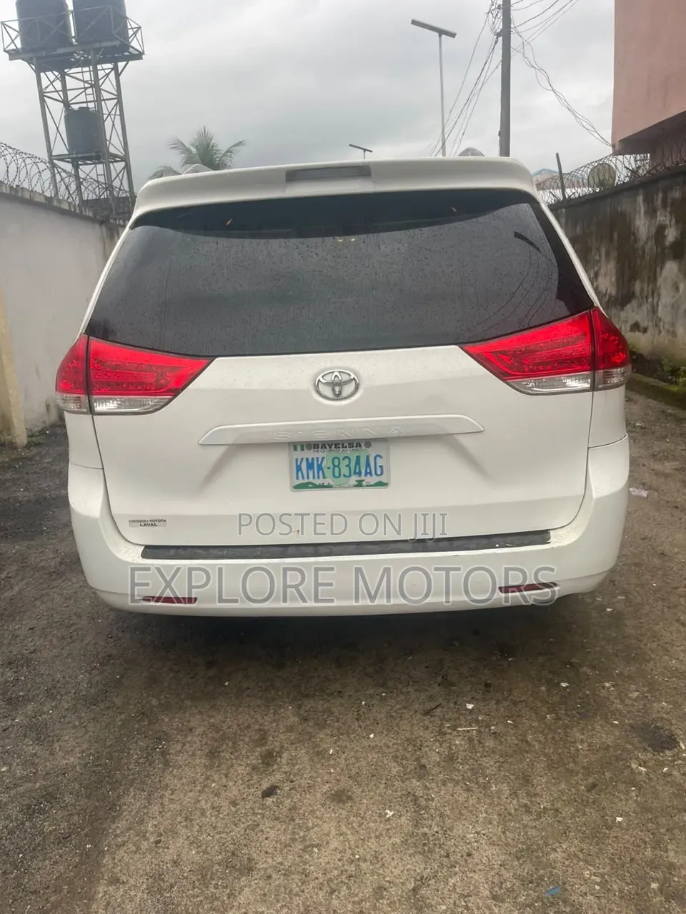 Toyota Sienna 2012 White