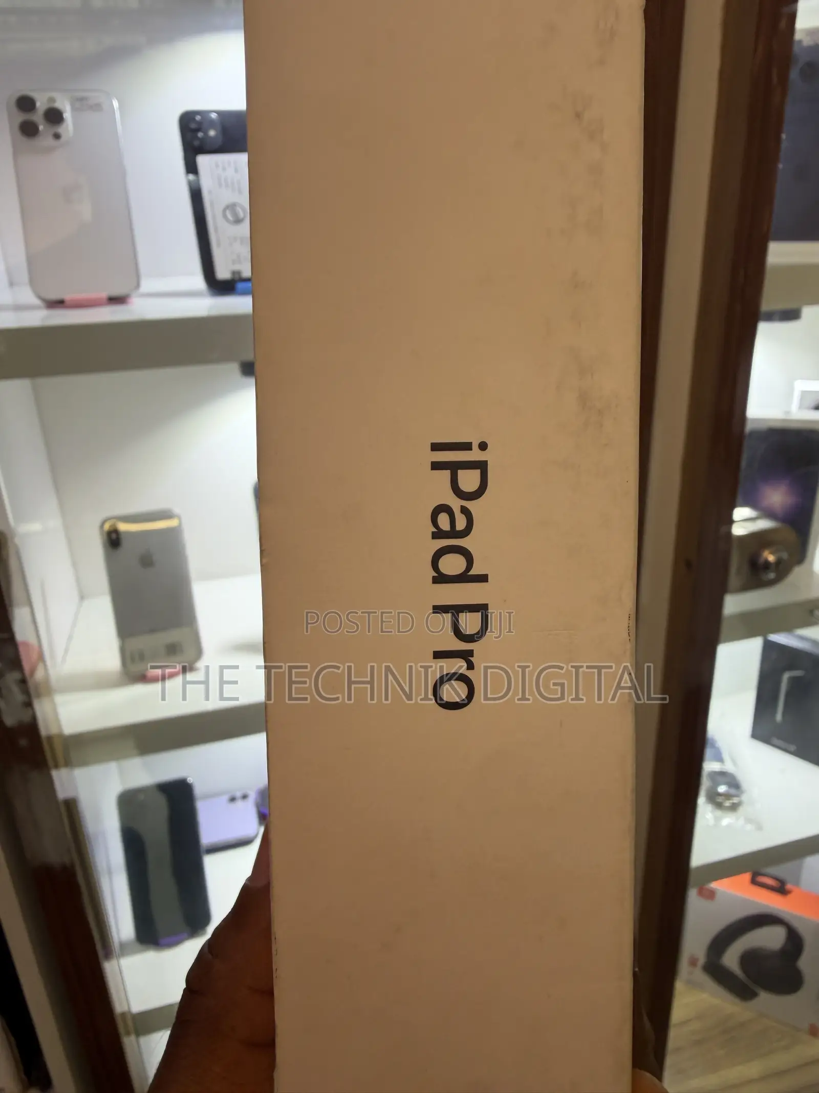 New Apple iPad Pro 13 (2025) 256 GB Black