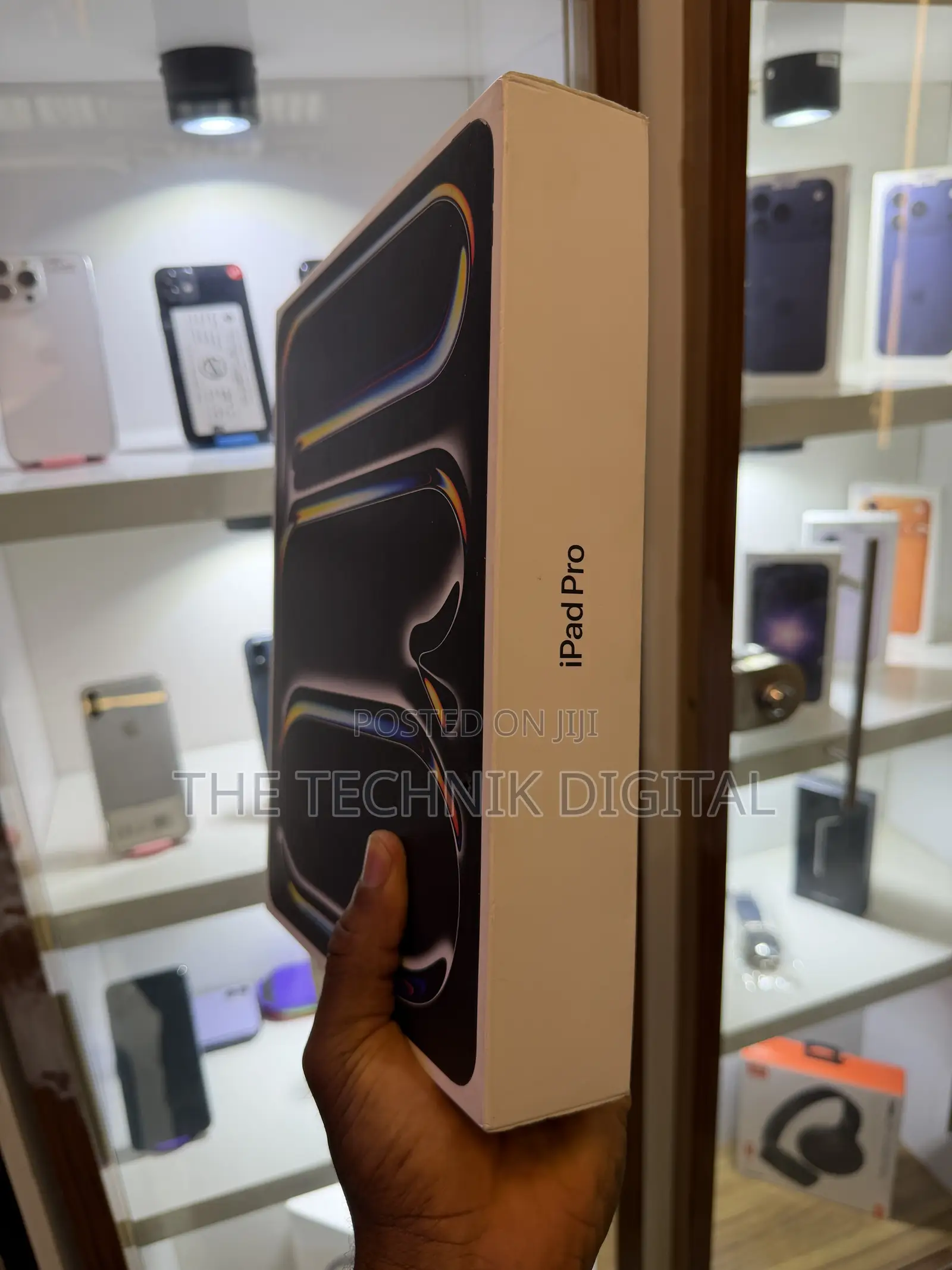 New Apple iPad Pro 13 (2025) 256 GB Black
