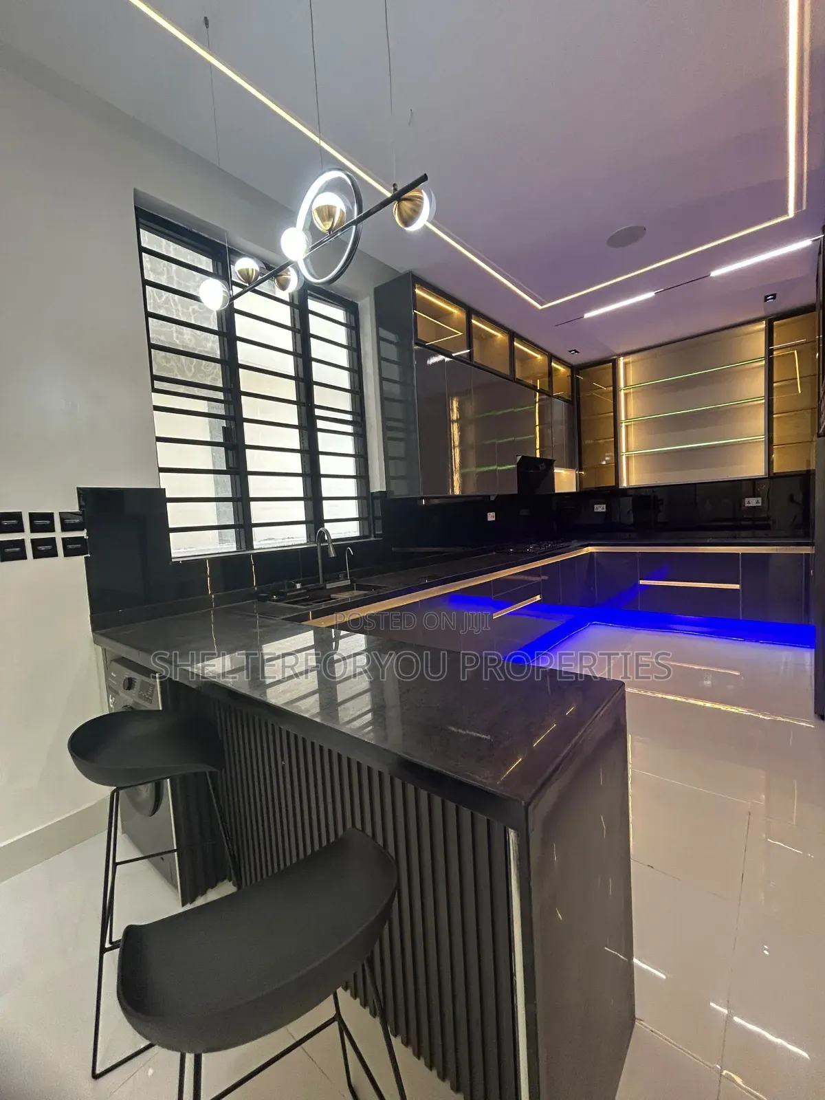 5bdrm Duplex in Lekki Expressway for sale
