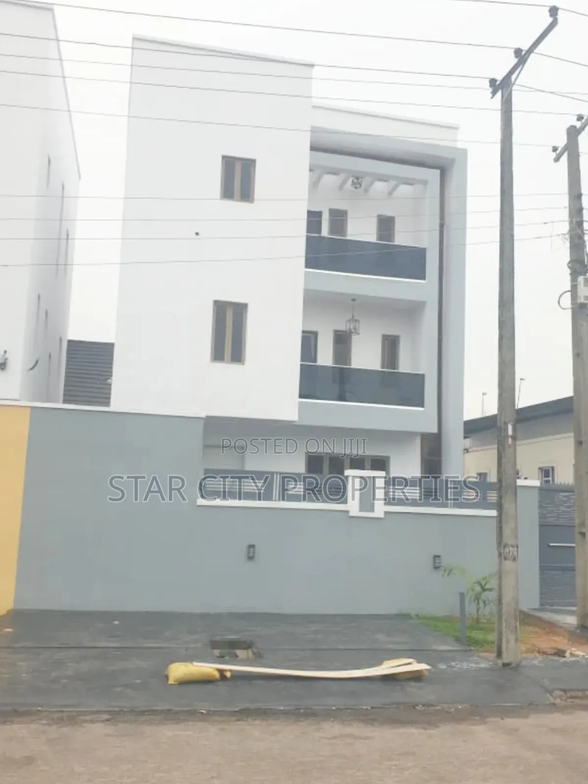 5bdrm Duplex in Magodo Gra Phase 2 for sale