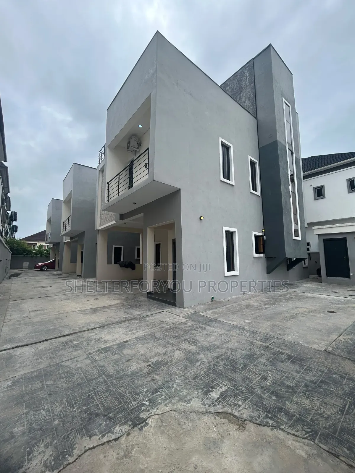 4bdrm Duplex in Lekki Expressway for rent