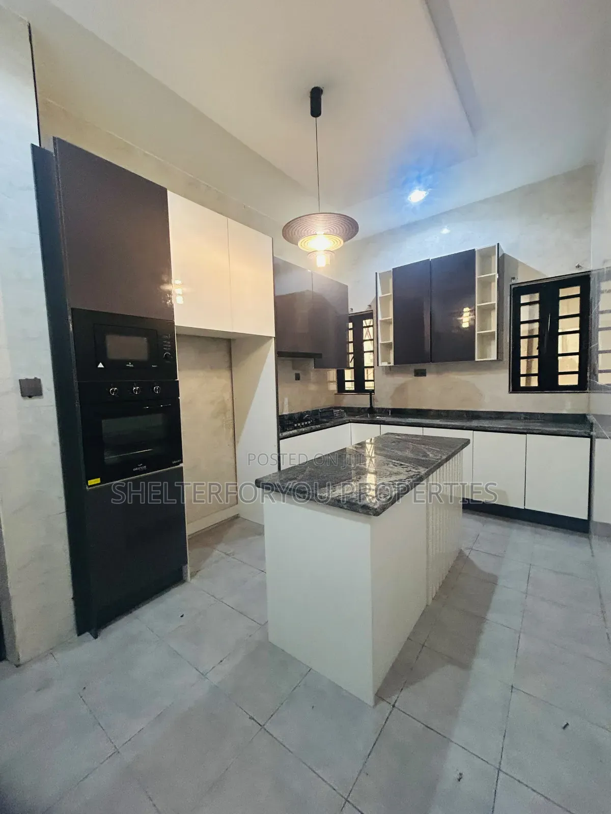 4bdrm Duplex in Lekki Expressway for rent