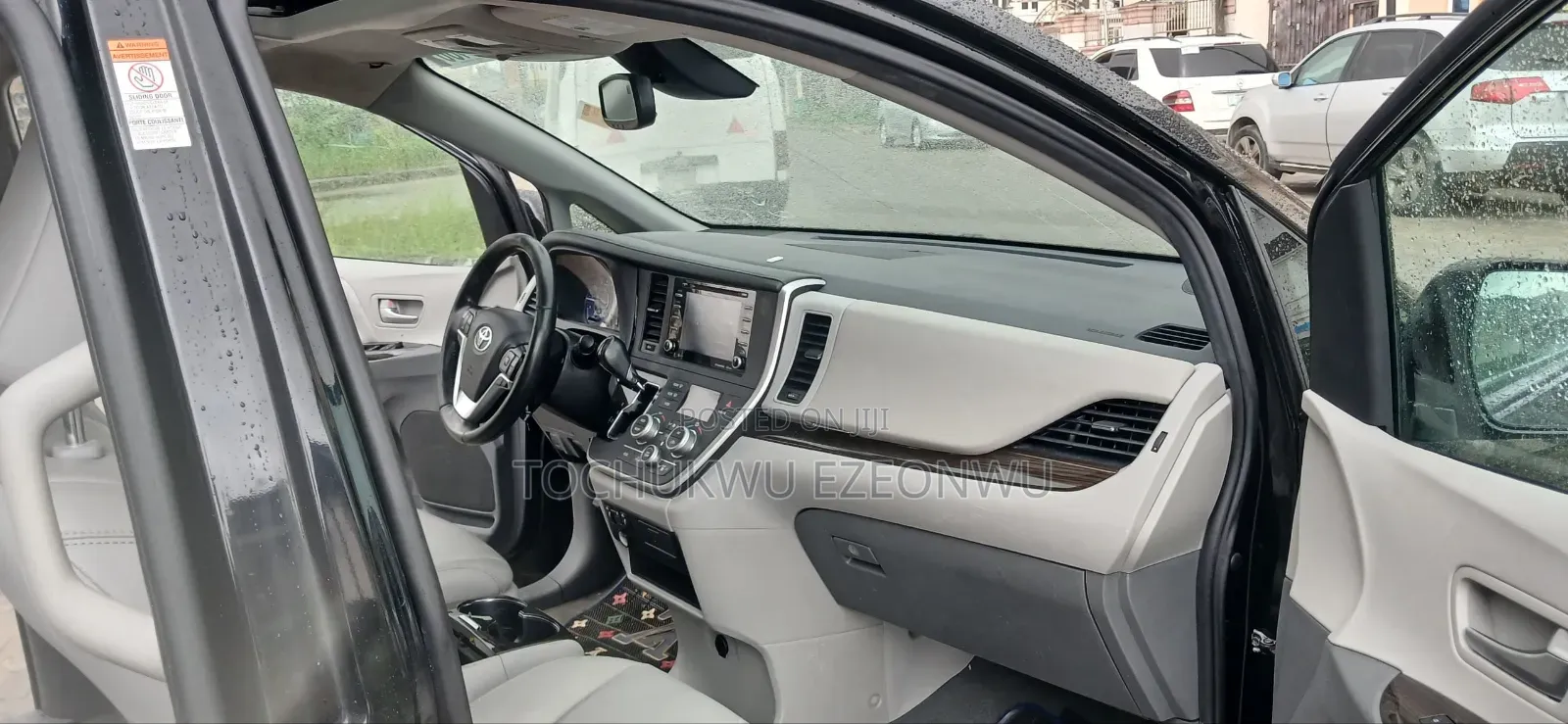 Toyota Sienna XLE 8 Passenger FWD 2020 Black